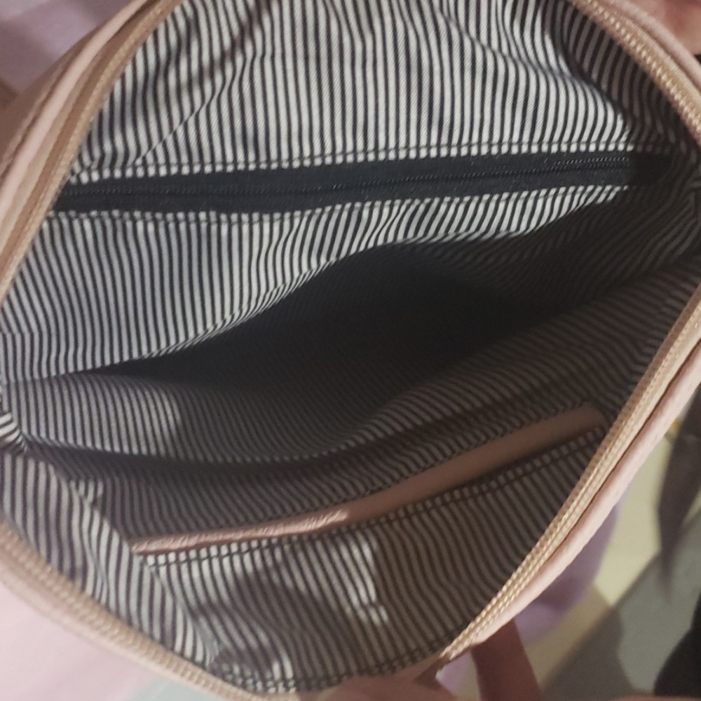 NWT! Deluxity Crossbody purse pink blue and gold - Picture 4 of 5